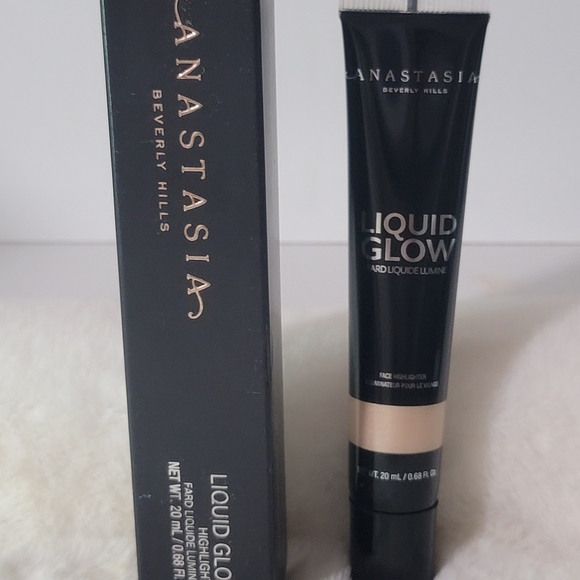 Anastasia Beverly Hills Liquid Glow Highlighter - Perla - Picture 1 of 3